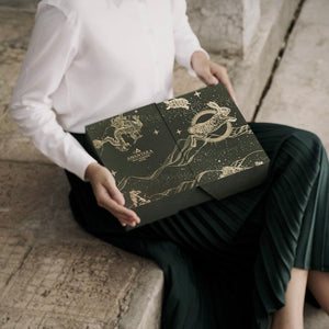 Mooncake Emerald Celestial including sustainable Cacao Tea by Kad Kokoa Box of 4 Pieces